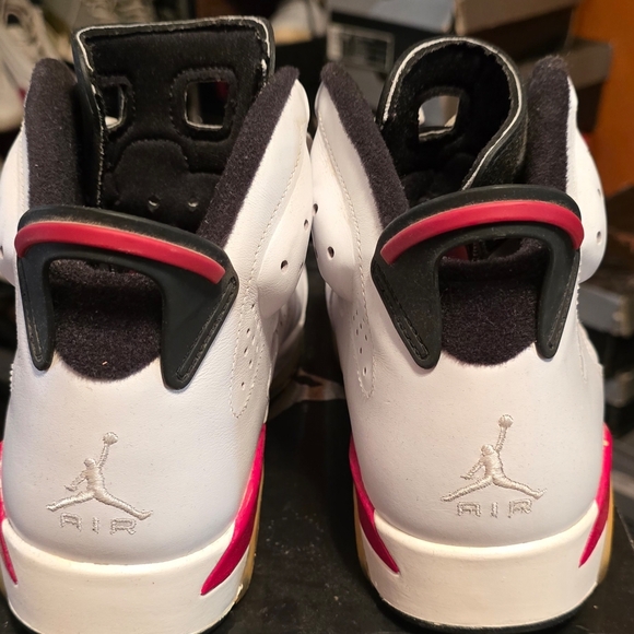 Air Jordan 6 Retro - Picture 6 of 8